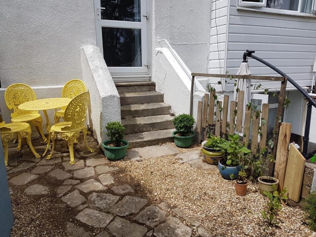 Crofton House Garden Apartment Ryde  Exterior photo